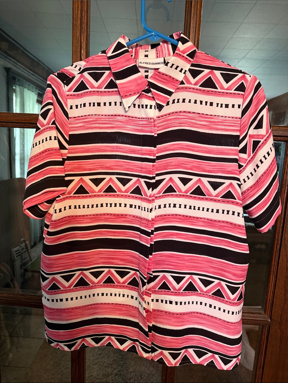 Alfred Dunner Pink Geometric Print Short Sleeve Button Down Blouse Size 10
